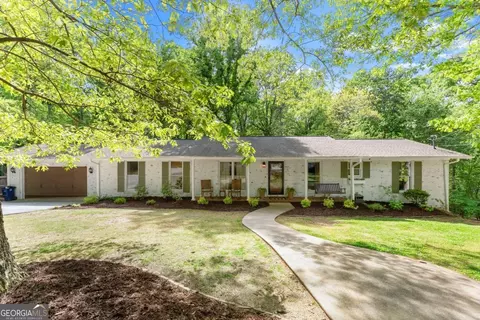 1407 Woodland Cir, Gainesville, GA 30501