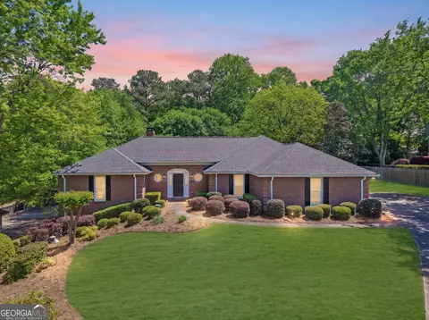 205 Saddle Creek Dr, Roswell, GA 30076