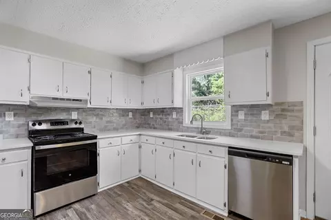 Kitchen - 802 Monroe St, Lagrange, GA 30240 photo 2 of 3