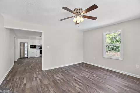 Living - 802 Monroe St, Lagrange, GA 30240 photo 1 of 2