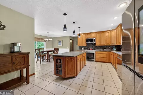 Kitchen - 348 Craig Rd, Forsyth, GA 31029 photo 2 of 4