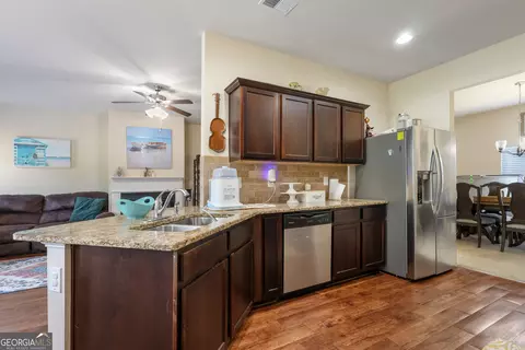Kitchen - 668 Sedona Loop, Hampton, GA 30228 photo 2 of 2