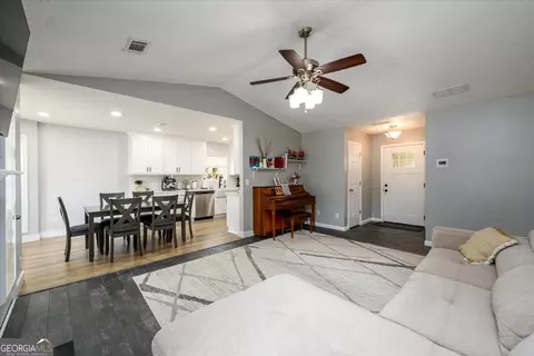 Entry Way - 110 Morrow Ct, Bethlehem, GA 30620 photo 1 of 1
