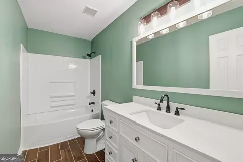 Bath - 337 Colston Dr, Toccoa, GA 30577 photo 1 of 5