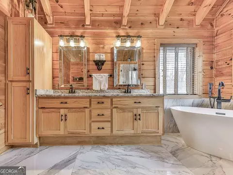 Bath - 1670 Outback Rd, Jasper, GA 30143 photo 1 of 5