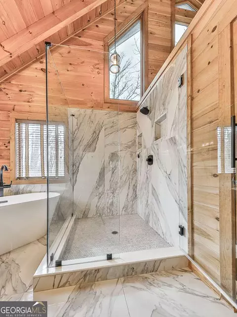 Bath - 1670 Outback Rd, Jasper, GA 30143 photo 3 of 5