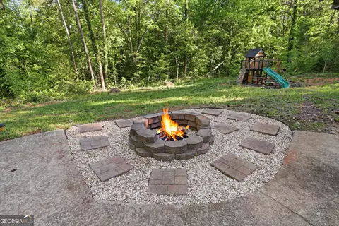 Exterior - 315 Acre Est, Toccoa, GA 30577 photo 4 of 5
