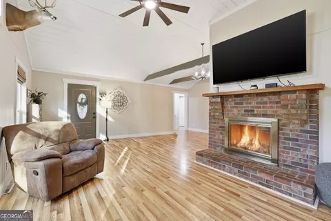 Living - 315 Acre Est, Toccoa, GA 30577 photo 2 of 3