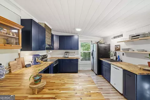 Kitchen - 315 Acre Est, Toccoa, GA 30577 photo 1 of 4