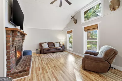 Living - 315 Acre Est, Toccoa, GA 30577 photo 1 of 3