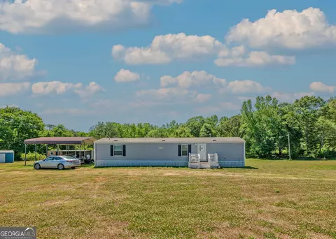 5 Mason Dr, Royston, GA 30662