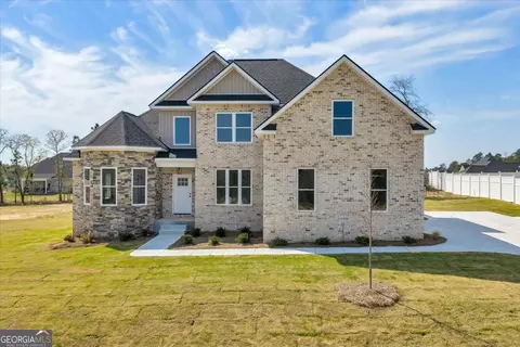 444 Burlington Dr, Lizella, GA 31052