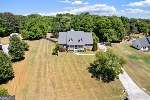2169 NE Indian Shoals Dr, Loganville, GA 30052