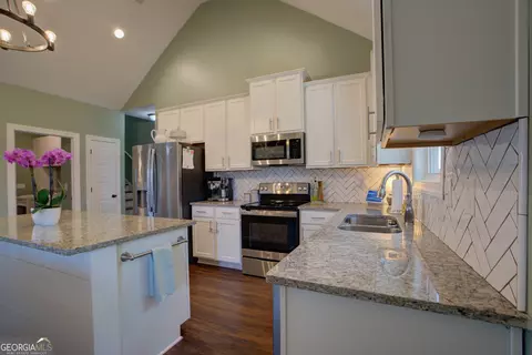 Kitchen - 23 Oak View Dr, Rome, GA 30165 photo 1 of 2