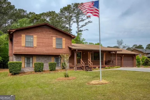 1111 Holly Hills Dr SW, Lilburn, GA 30047
