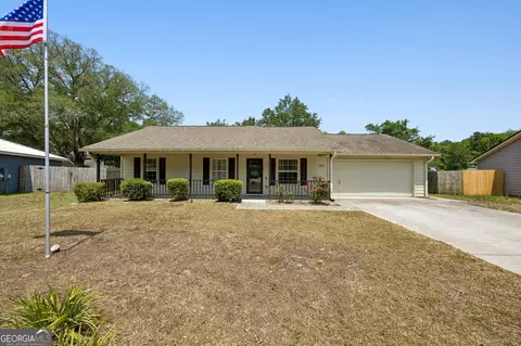 107 Boxwood Ct, Kingsland, GA 31548