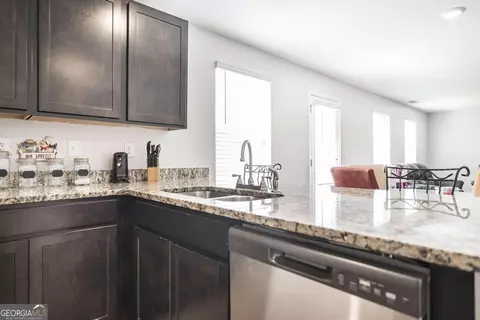 Kitchen - 102 Clarks Ct #96, Jackson, GA 30233 photo 3 of 4