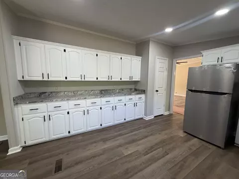 Kitchen - 200 Ruby Wooten Rd, Clarkesville, GA 30523 photo 2 of 2