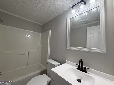 Bath - 200 Ruby Wooten Rd, Clarkesville, GA 30523 photo 2 of 2