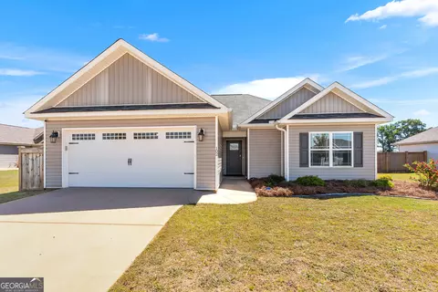 102 Dawson Wyatt Ct, Perry, GA 31069