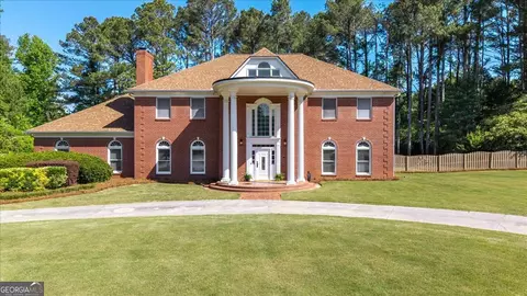 130 Victoria Dr, Fayetteville, GA 30214