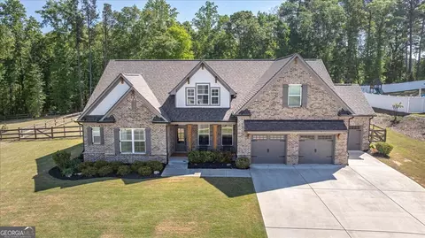 1607 Muscadine Dr, Hoschton, GA 30548