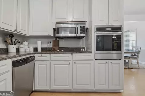 Kitchen - 511 E 25th Ave, Cordele, GA 31015 photo 4 of 5