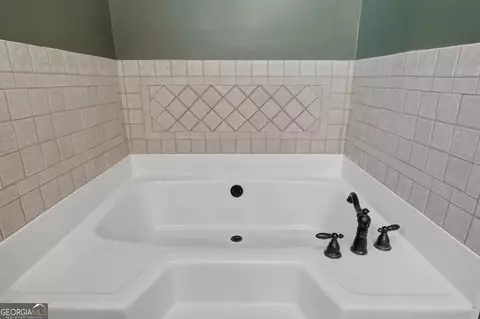 Bath - 511 E 25th Ave, Cordele, GA 31015 photo 3 of 6