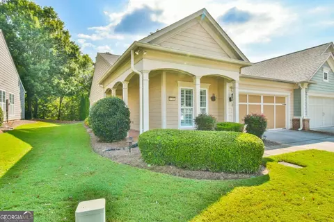 6218 Longleaf Dr, Hoschton, GA 30548