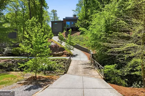 575 Mountain Way NE, Atlanta, GA 30342