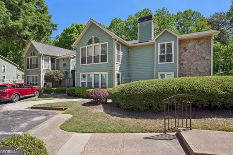 3019 Canyon Point Cir, Roswell, GA 30076