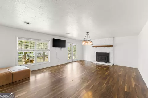 Living - 856 Colwell Rd, Jackson, GA 30233 photo 4 of 4