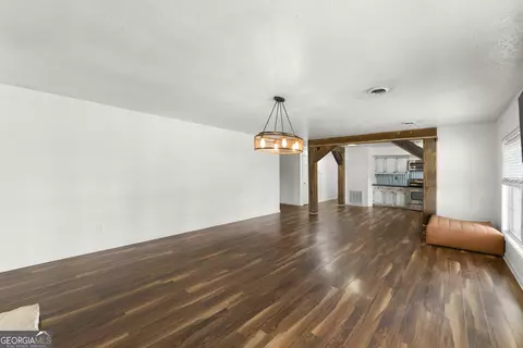 Living - 856 Colwell Rd, Jackson, GA 30233 photo 1 of 4