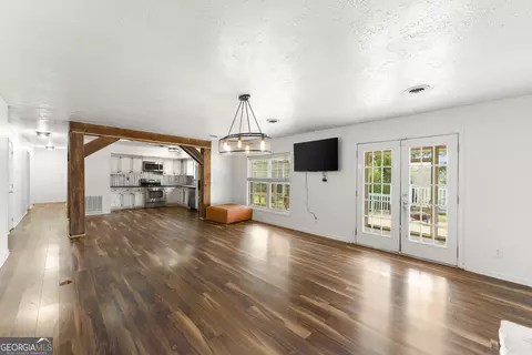 Living - 856 Colwell Rd, Jackson, GA 30233 photo 3 of 4