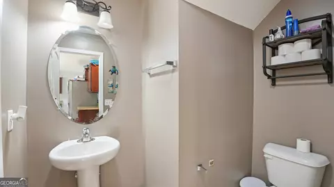 Bath - 258 Nashview Trl, Allenhurst, GA 31301 photo 1 of 2