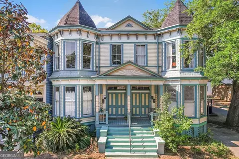 301-303 E Henry St, Savannah, GA 31401