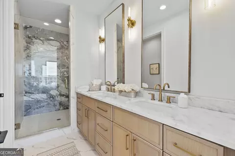 Bath - 1962 8th St #5, Chamblee, GA 30341 photo 5 of 7