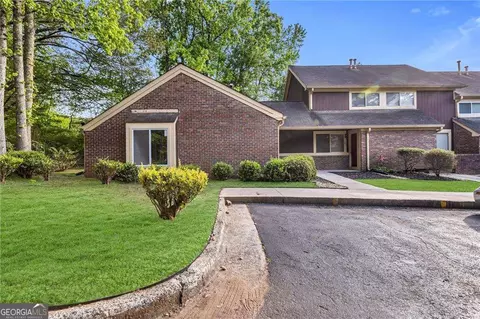 72 Country Place Ct, Alpharetta, GA 30005