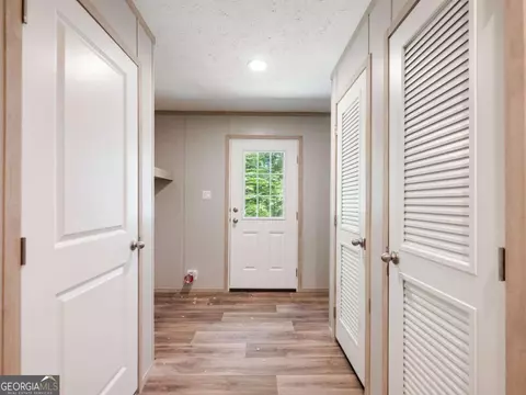 Entry Way - 3045 Fowler Rd, Gainesville, GA 30501 photo 3 of 5