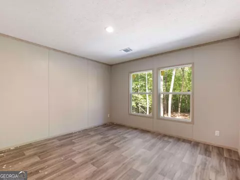 Bedroom - 3045 Fowler Rd, Gainesville, GA 30501 photo 2 of 3
