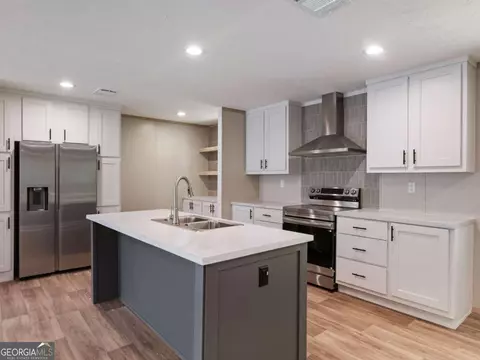 Kitchen - 3045 Fowler Rd, Gainesville, GA 30501 photo 2 of 5