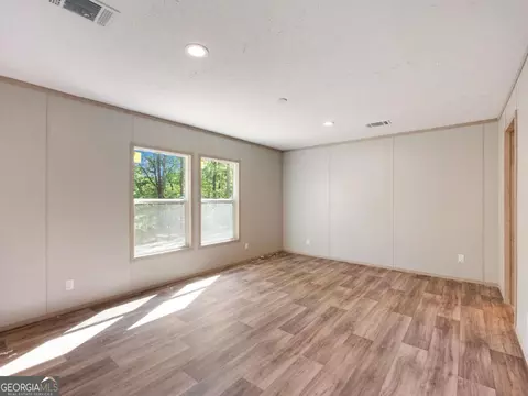 Living - 3045 Fowler Rd, Gainesville, GA 30501 photo 7 of 7