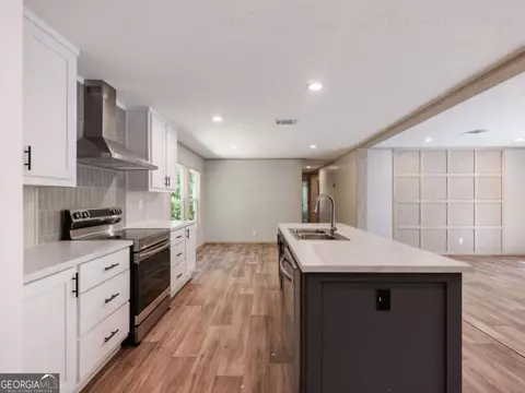 Kitchen - 3045 Fowler Rd, Gainesville, GA 30501 photo 3 of 5