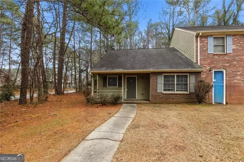 7074 Williamsburg Dr, Riverdale, GA 30274