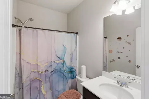 Bath - 604 Augusta Dr, Fairburn, GA 30213 photo 1 of 2