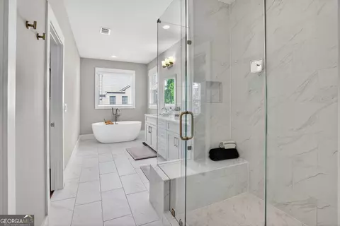Bath - 1295 Markham Rd, Brookhaven, GA 30319 photo 1 of 8