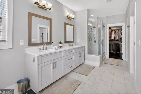 Bath - 1295 Markham Rd, Brookhaven, GA 30319 photo 3 of 8