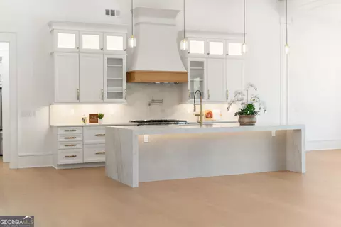 Kitchen - 2366 Wall Rd, Monroe, GA 30655 photo 6 of 15