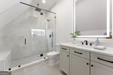 Bath - 2366 Wall Rd, Monroe, GA 30655 photo 6 of 21
