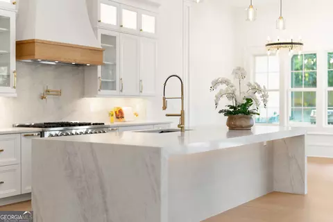 Kitchen - 2366 Wall Rd, Monroe, GA 30655 photo 10 of 15